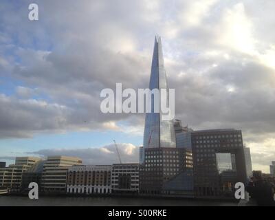 La Shard, in Europa l'edificio più alto. Come si vede dal London Bridge. Foto Stock