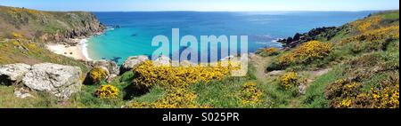 Porthcapel beach Da SOUTH WEST COAST PATH Foto Stock