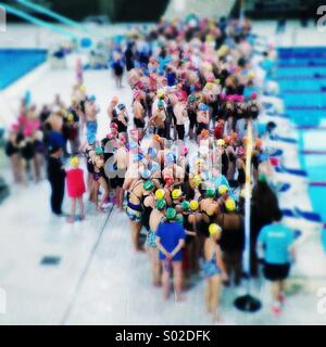 Sport Swimathon Rilievo, il Centro Acquatico Nazionale, Stratford, Londra Foto Stock