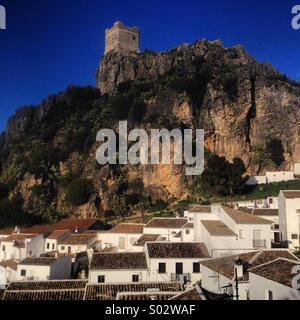 Zahara de la Sierra, la provincia di Cadiz Cadice, Andalusia, Spagna Foto Stock