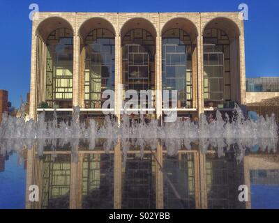 Metropolitan Opera House al Lincoln Center di New York City. Foto Stock