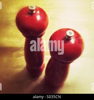 Sale e pepe smerigliatrici Foto Stock