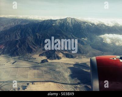 San Jacinto montagna vicino a Palm Springs. Ampia fattoria eolica nella valle. Foto Stock