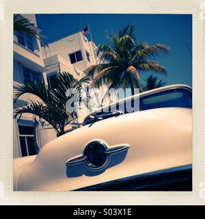 Vecchio vintage classic car in South Beach di Miami, America Foto Stock