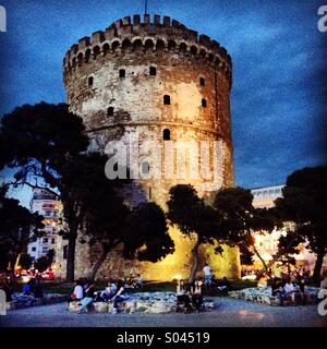 Torre Bianca di Salonicco di notte Foto Stock