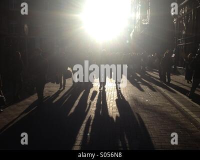 La luce del sole su Grafton Street nella città di Dublino, Irlanda Foto Stock