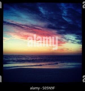 Tramonto colorato su Scarborough Beach a Perth, Western Australia Foto Stock