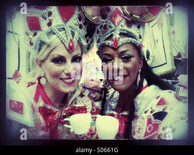 2 ballerini di Samba al carnevale di Notting Hill, London, Regno Unito Foto Stock