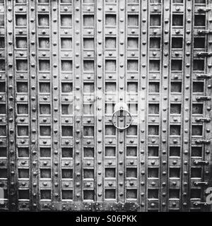 Un vecchio grande porta a. Camden Town , London, England Regno Unito. Foto Stock