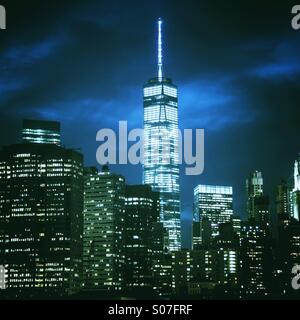 Skyline di Manhattan night shot compreso nuovo World Trade Center Foto Stock