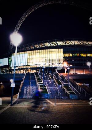 Wembley stadium di notte, London Borough of Brent, REGNO UNITO Foto Stock