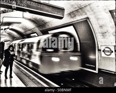 Marylebone stazione della metropolitana piattaforma, City of Westminster, Londra, Inghilterra, Regno Unito, Europa Foto Stock