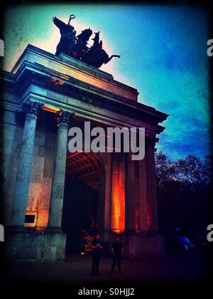 Wellington Arch, Hyde Park Corner, City of Westminster, Londra, Inghilterra, Regno Unito, Europa Foto Stock