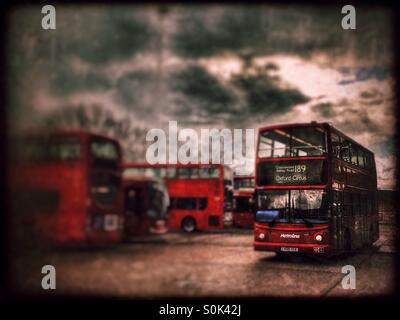 Il Brent Cross stazione degli autobus, a nord di Londra, Inghilterra, Regno Unito, Europa Foto Stock