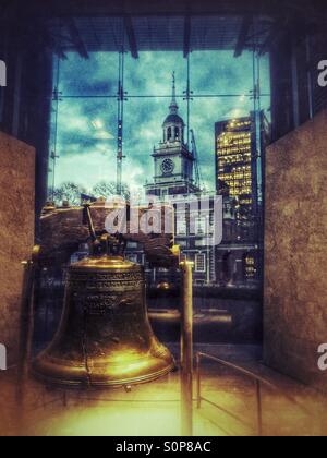 Liberty Bell e Independence Hall , Philadelphia, Pennsylvania Foto Stock