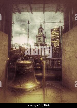 Liberty Bell e Independence Hall, Philadelphia, Pennsylvania Foto Stock