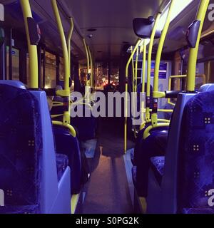 Seduti su un autobus di Londra Foto Stock