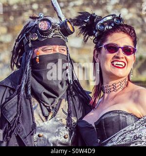 Matura in costume a Whitby goth weekend Foto Stock