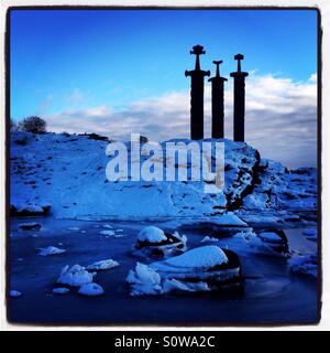 La spada nella roccia un monumento in inverno, Stavanger, Norvegia Foto Stock