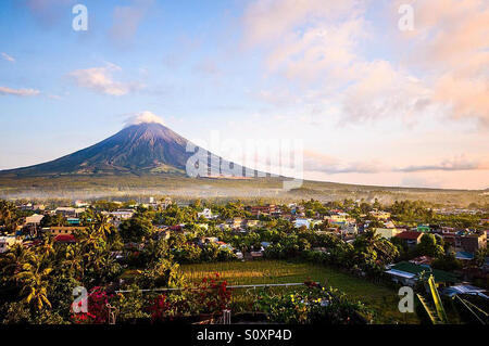 Il Majestic Mt. Mayon in Albay, Filippine Foto Stock