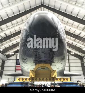 Lo Space Shuttle Endeavour sul display nella Samuel Oschin aria e Space Center presso il California Science Center. Foto Stock