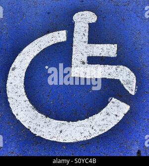 Accesso portatori di handicap su strada Foto Stock