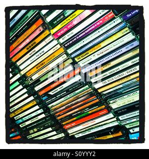 Vista ravvicinata di una raccolta di CD musicali Foto Stock