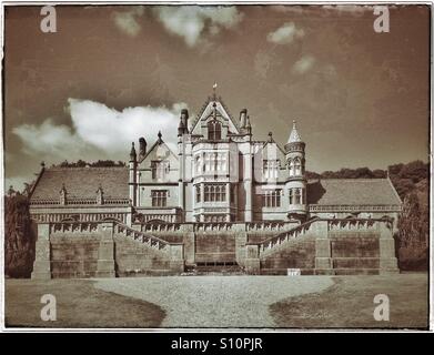 Un vecchio fotografico piastra di vetro effetto immagine della casa Tyntesfield vicino a Bristol, Inghilterra. Questa proprietà utilizzato per essere la casa della famiglia Gibb nel XIX secolo, ma è ora aperto al pubblico. Foto Stock