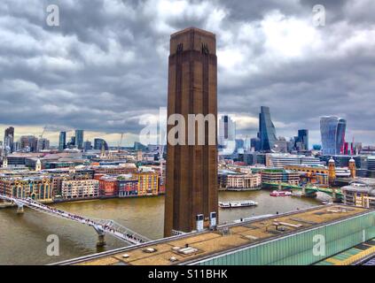 London skyline della parte 2 (preso dalla nuova Tate Modern Gallery la terrazza sul livello 10) Foto Stock