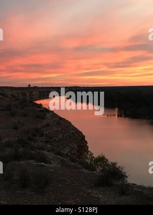 Tramonto sul fiume Murray nel Riverland del Sud Australia Foto Stock