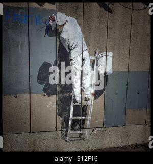 I graffiti sulla parete in Albert Road, Woodstock, a Cape Town. Foto Stock