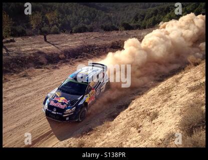 2015 WRC Rally-RACC Rally de España SS9 Terra Alta 2 [La Fatarella] Jari-Matti Latvala/Iikka Anttila - Volkswagen Polo R WRC rally car, Catalogna, Spagna. Foto Stock