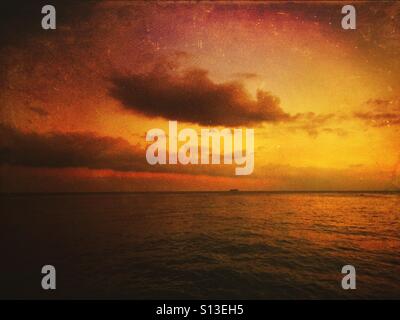 Drammatico tramonto mediterraneo Foto Stock