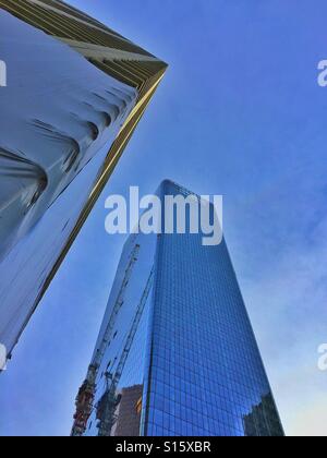 Alta sorge in costruzione, Calgary, Alberta, Canada,angoli Foto Stock