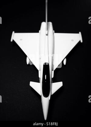 Airfix costruire rapidamente Eurofighter Typhoon aereo modello Foto Stock