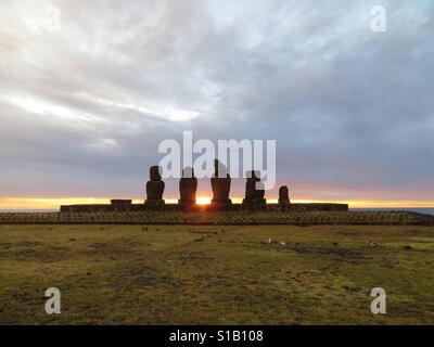 Famose statue moai dell'Isola di Pasqua Foto Stock