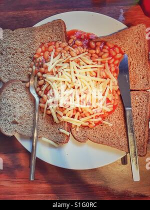 Fagioli su pane tostato Foto Stock