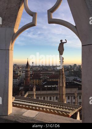 Vista dal Duomo di Milano tetto Foto Stock