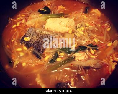 Pesce coreano il tofu hot pot Foto Stock