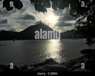 Tramonto al deep water Bay, Hong Kong Foto Stock