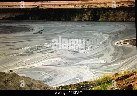 Tar sands, Fort McMurray,laghetto di fanghi Foto Stock