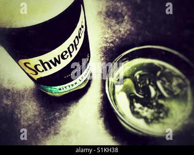 Schweppes limone amaro Foto Stock