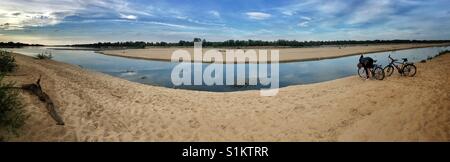 Foto panoramica del fiume Vistola vicino Varsavia, Polonia Foto Stock