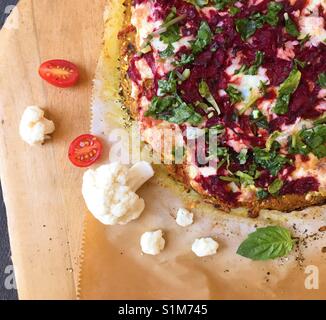 Il cavolfiore pizza fresca di forno Foto Stock