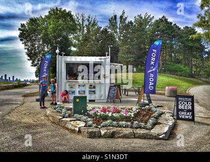 Snack bar fornendo tratta a "fork in the road a Ontario Place in Toronto. Foto Stock