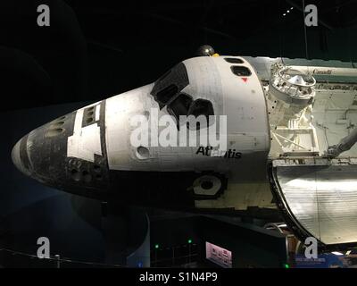 L'ultima navetta spaziale "Atlantis" sul display presso il Kennedy Space Center in Florida Foto Stock