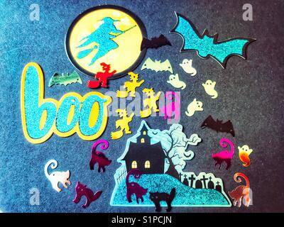 A tema Halloween collage. Boo! Haunted House, gatti, pipistrelli, streghe, fantasmi, Foto Stock