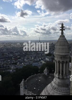 Parigi come si vede dalla Basilica del Sacre Coeur Foto Stock