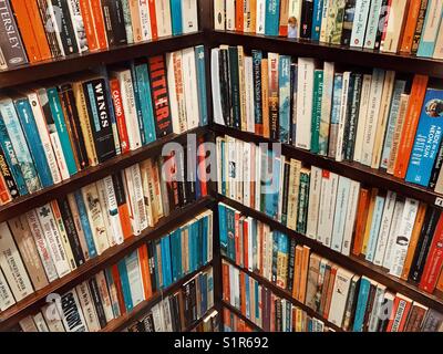 Libri di seconda mano, inglese bookstore, Sherborne, Dorset, Inghilterra Foto Stock