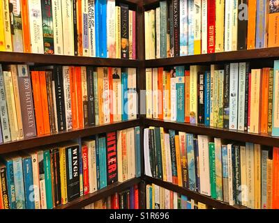 Libri di seconda mano, inglese bookstore, Sherborne, Dorset, Inghilterra Foto Stock